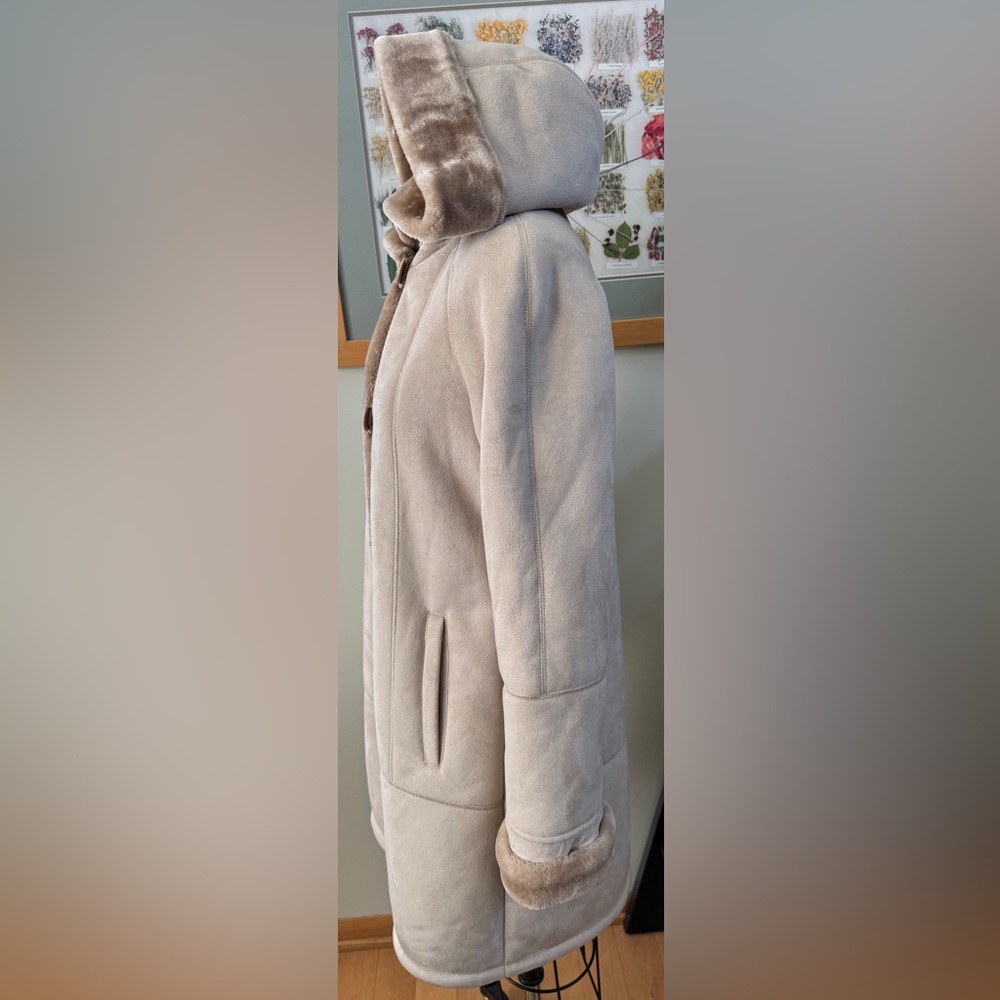 Gallery Women's Faux Suede and Fur Cozy Style Coat in Cream sized S - Picture 7 of 12